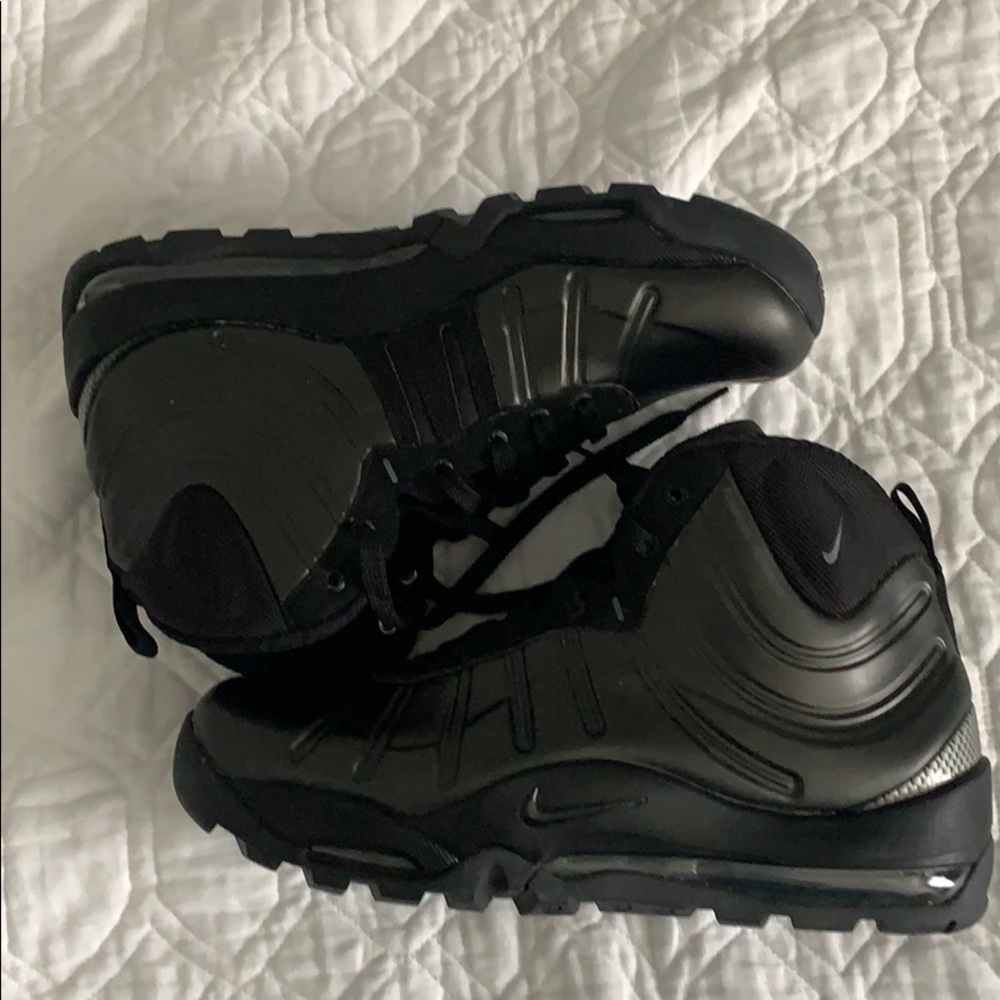 Nike Air Bakin’ Posite Triple Black NWOT